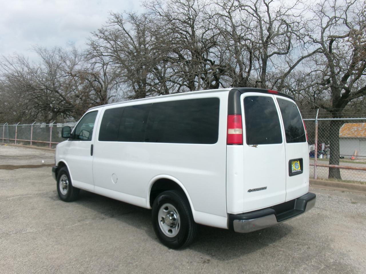 Chevrolet Express LS 3500 2009