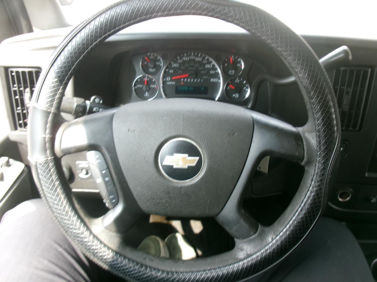 Chevrolet Express LS 3500 2009