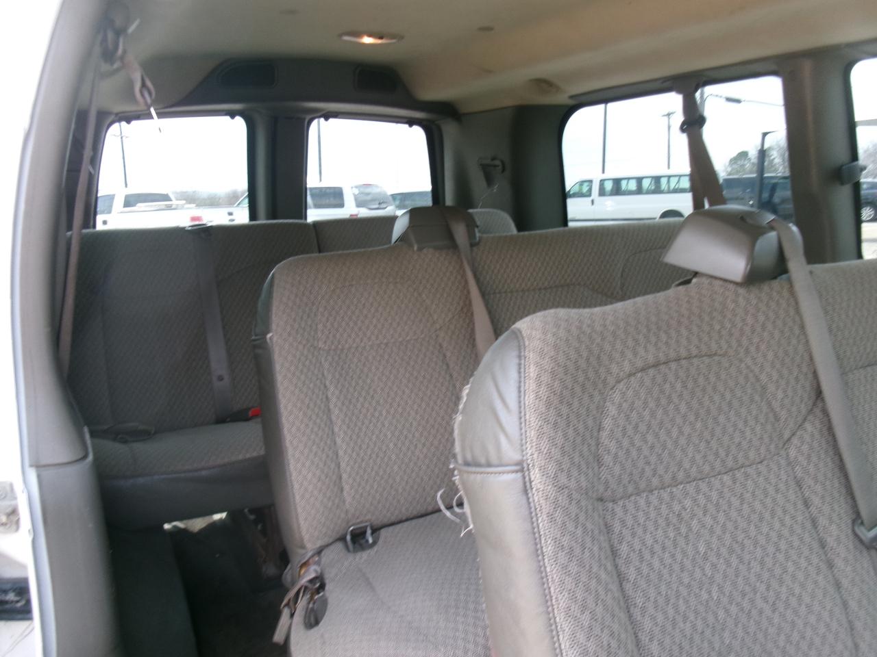 Chevrolet Express LS 3500 2009