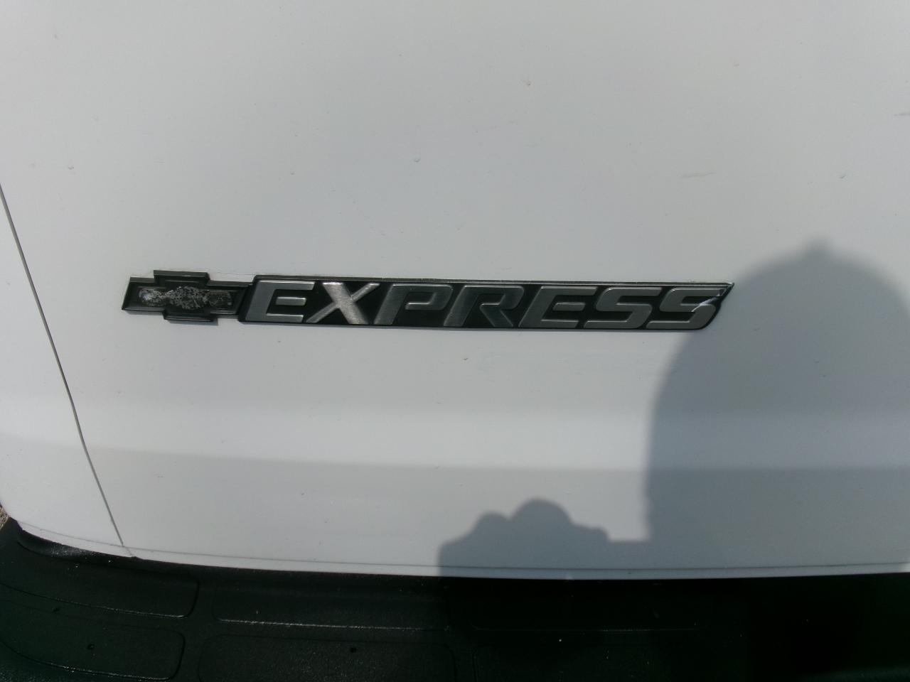 Chevrolet Express LS 3500 2009