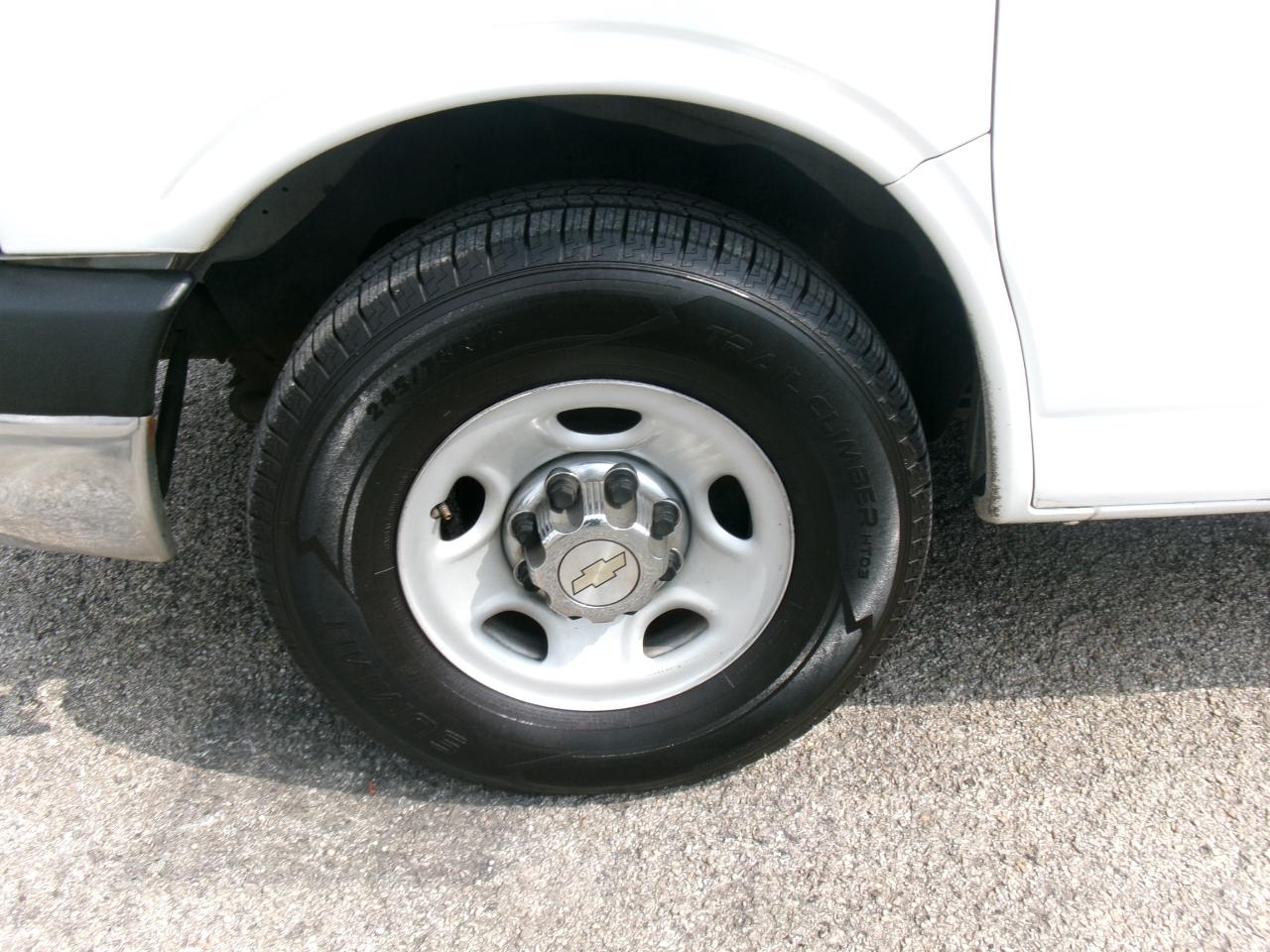 Chevrolet Express LS 3500 2009