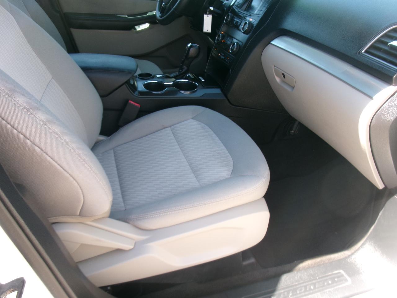 Ford Explorer Base FWD 2018