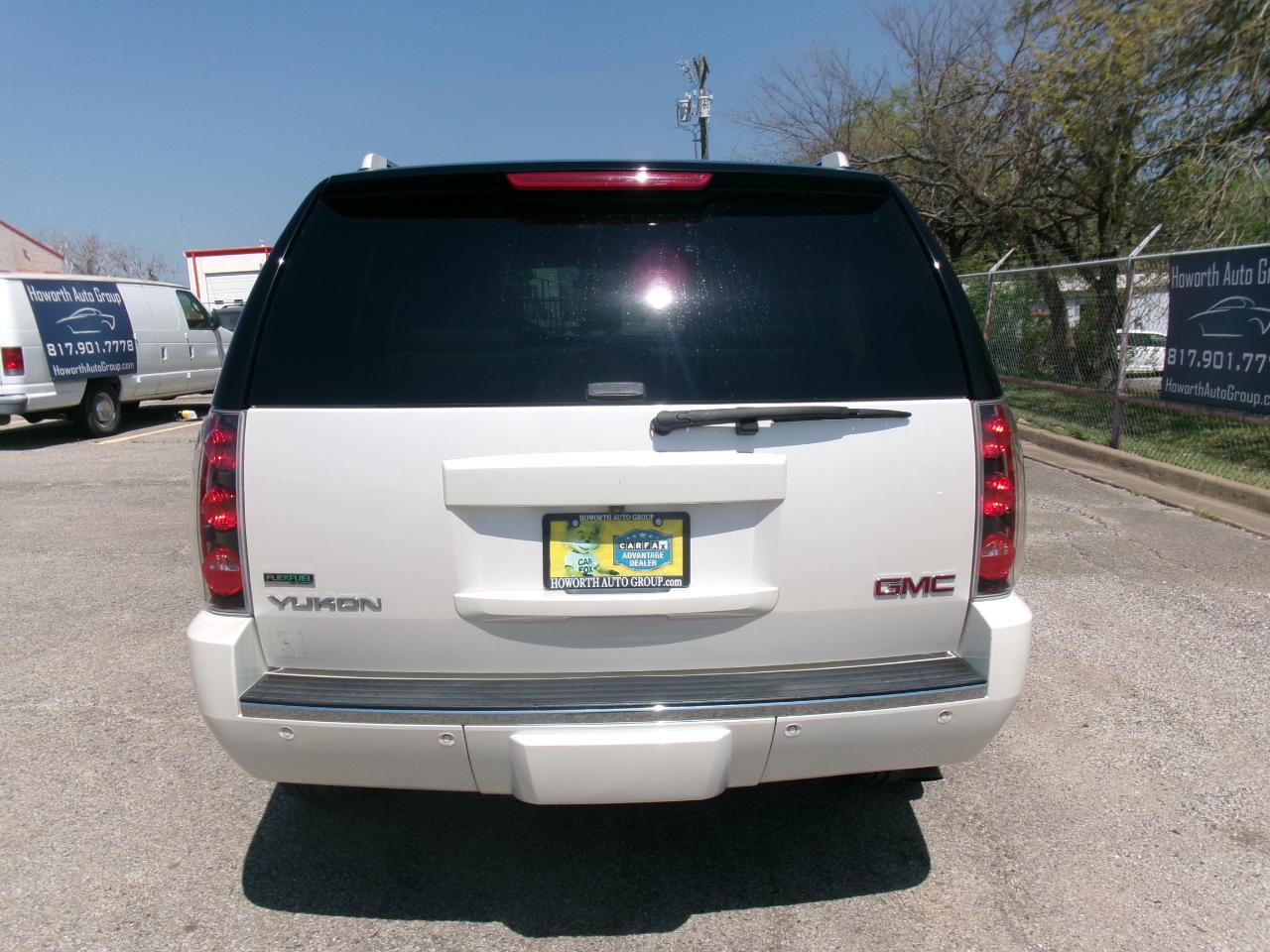 GMC Yukon Denali 4WD 2012