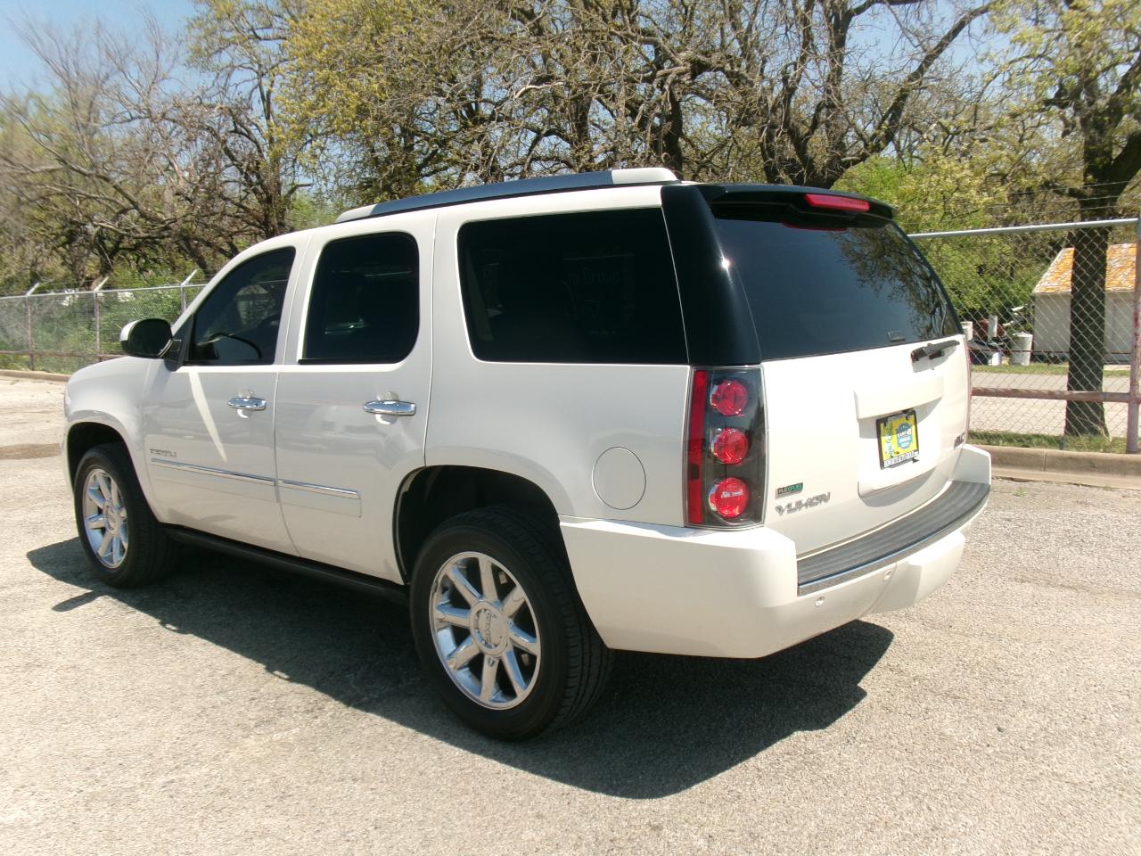 GMC Yukon Denali 4WD 2012