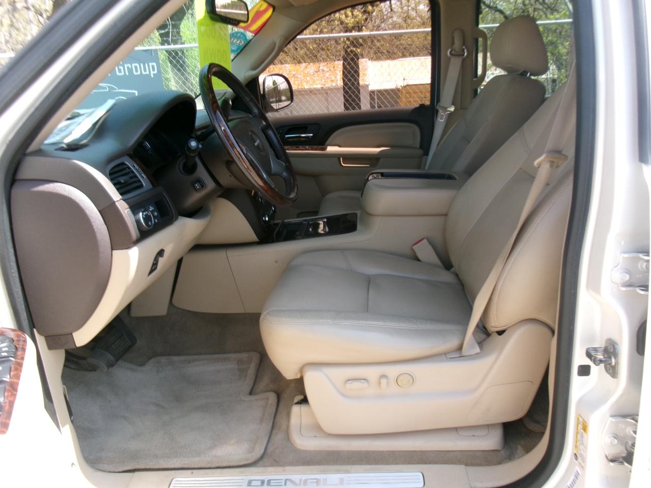 GMC Yukon Denali 4WD 2012