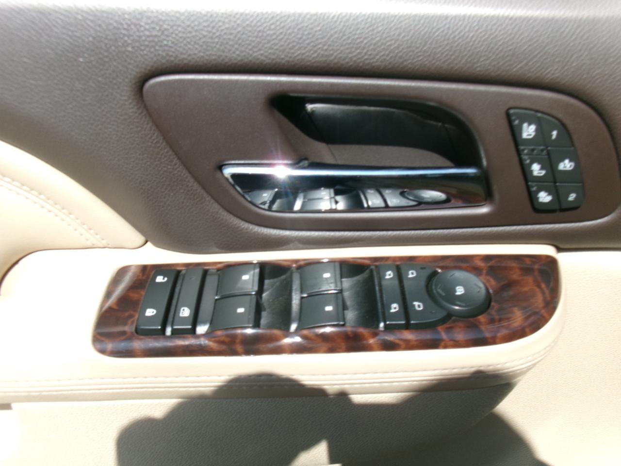 GMC Yukon Denali 4WD 2012