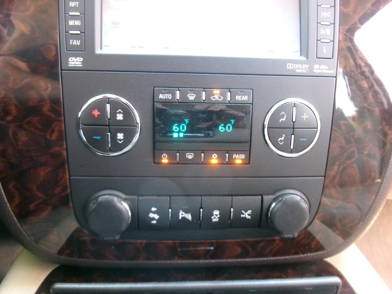 GMC Yukon Denali 4WD 2012