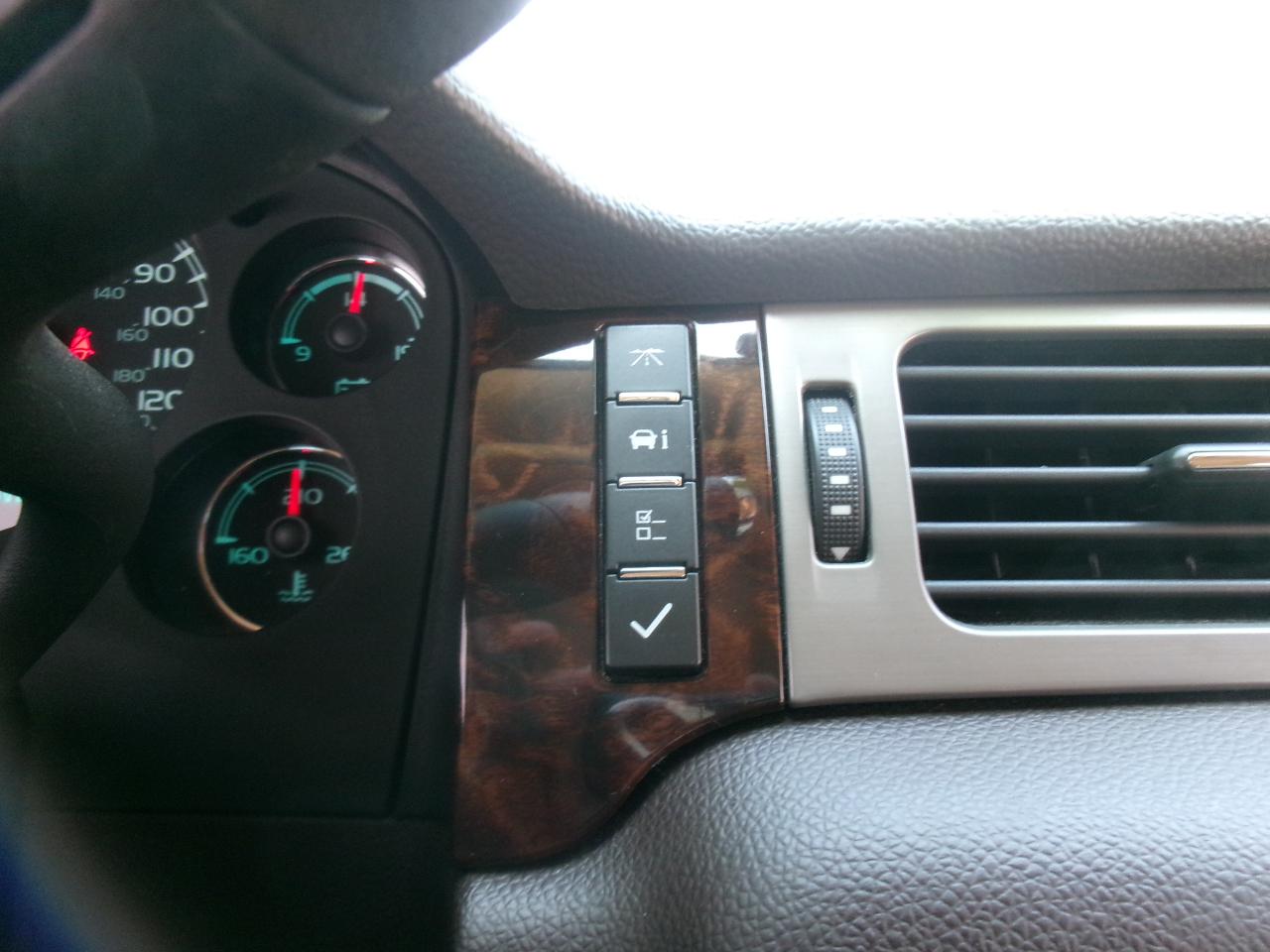 GMC Yukon Denali 4WD 2012