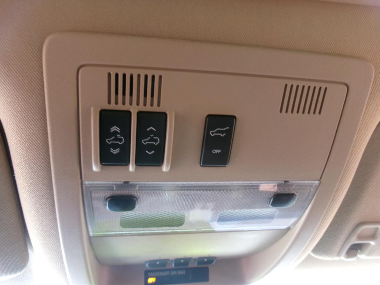 GMC Yukon Denali 4WD 2012