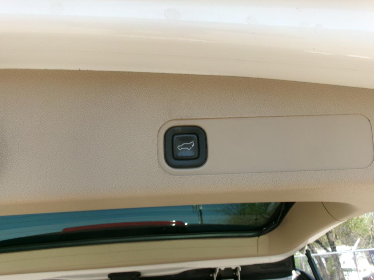 GMC Yukon Denali 4WD 2012