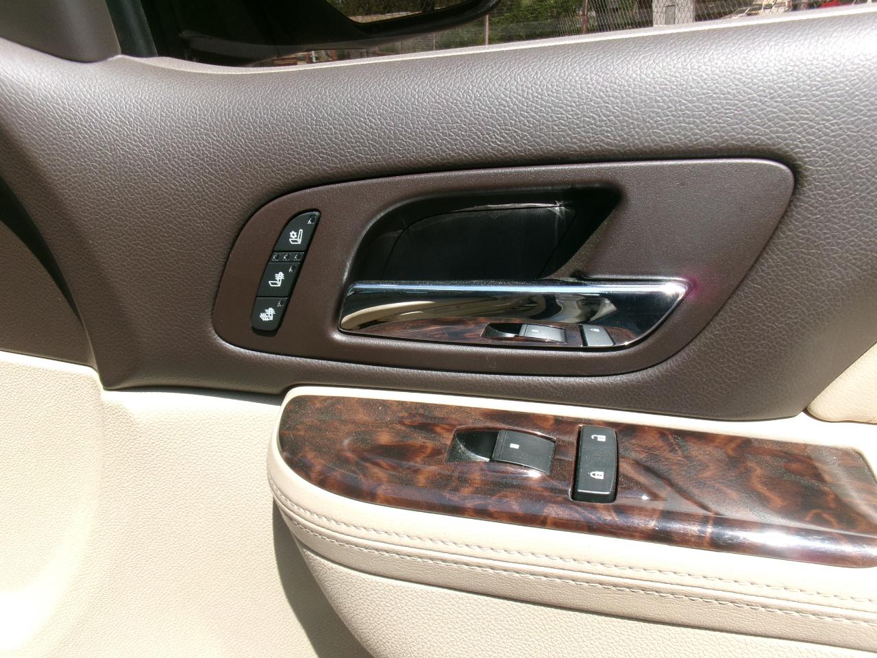 GMC Yukon Denali 4WD 2012