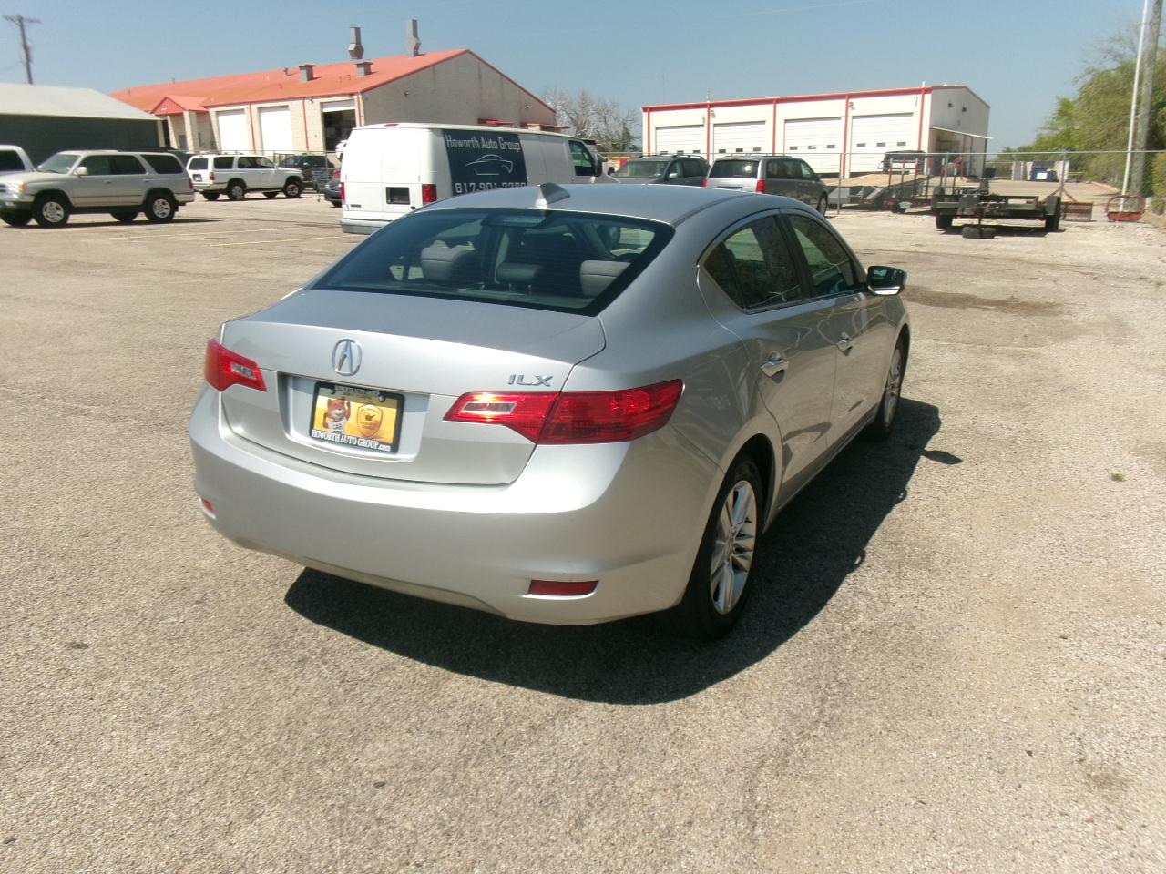 Acura ILX 4dr Sdn 2.0L 2013