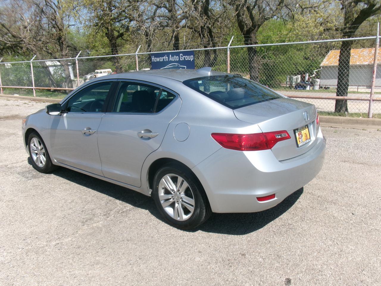 Acura ILX 4dr Sdn 2.0L 2013