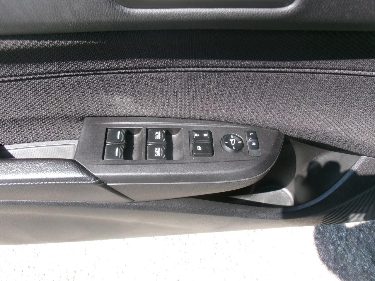 Acura ILX 4dr Sdn 2.0L 2013