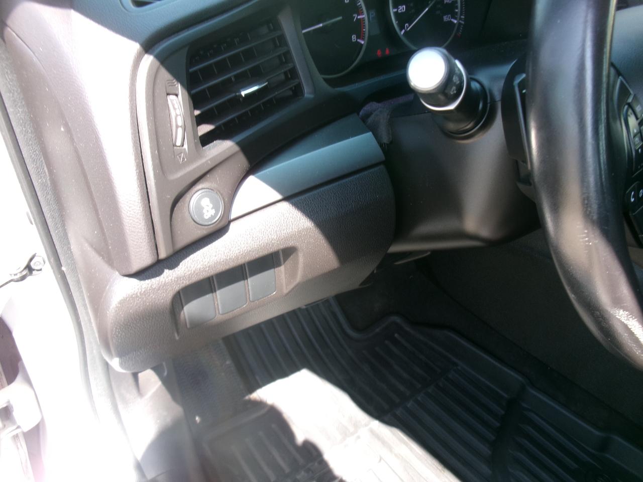 Acura ILX 4dr Sdn 2.0L 2013