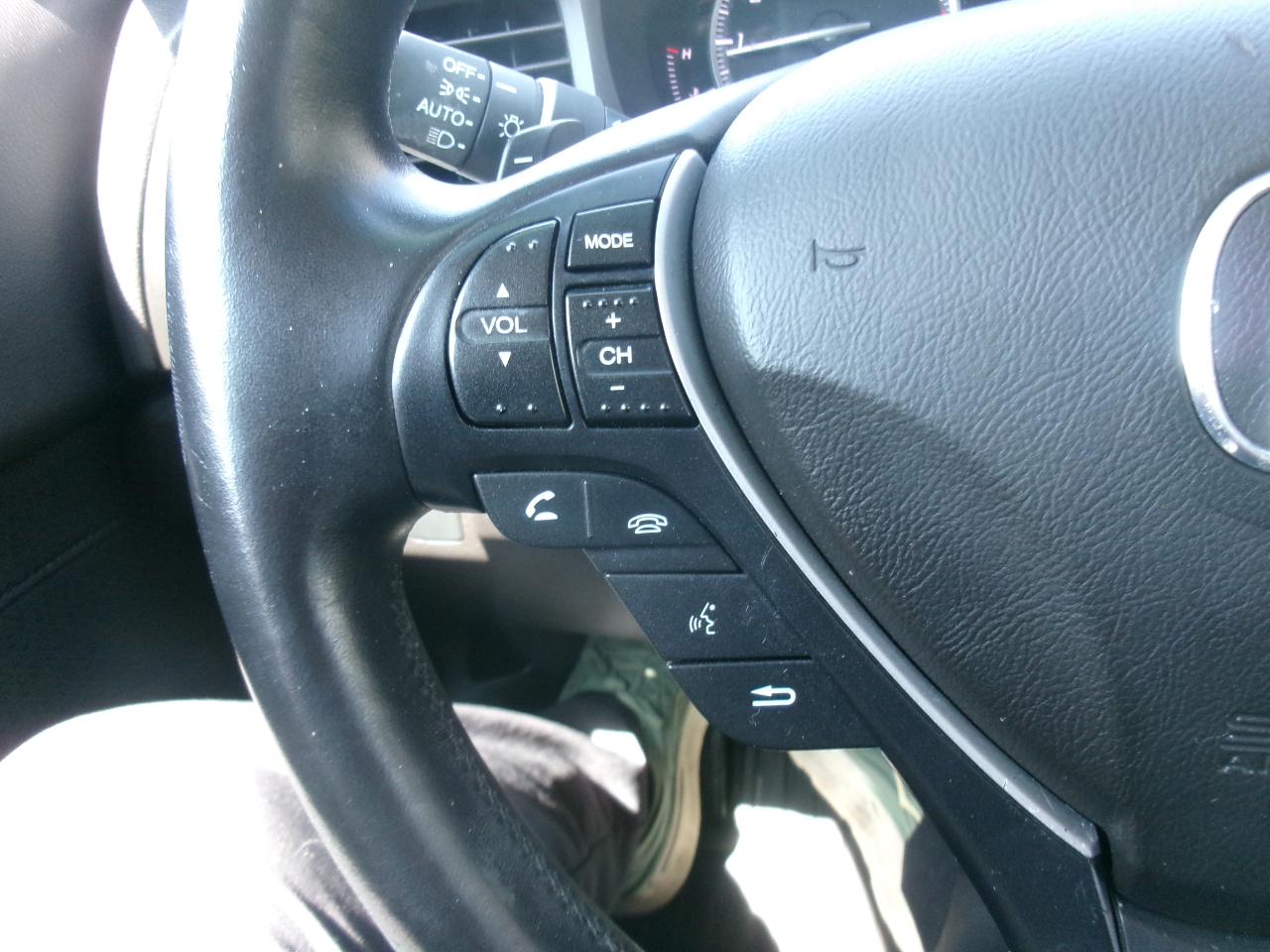 Acura ILX 4dr Sdn 2.0L 2013