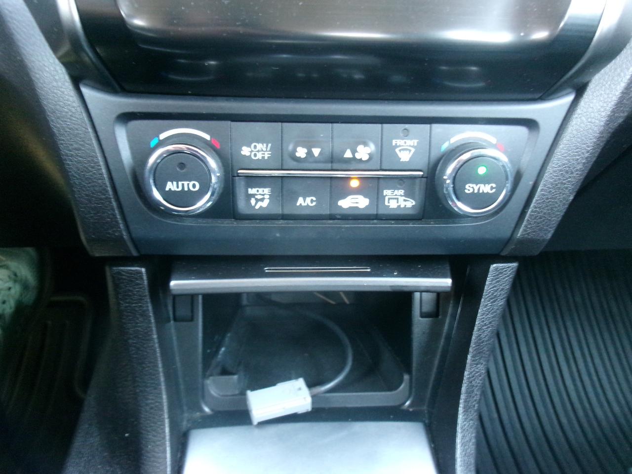 Acura ILX 4dr Sdn 2.0L 2013