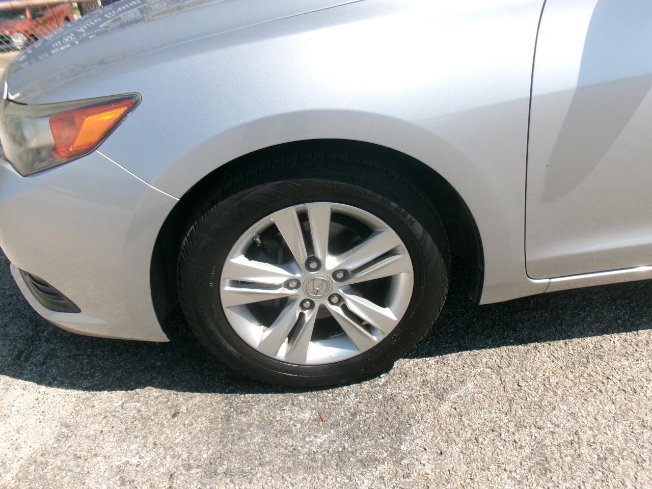 Acura ILX 4dr Sdn 2.0L 2013