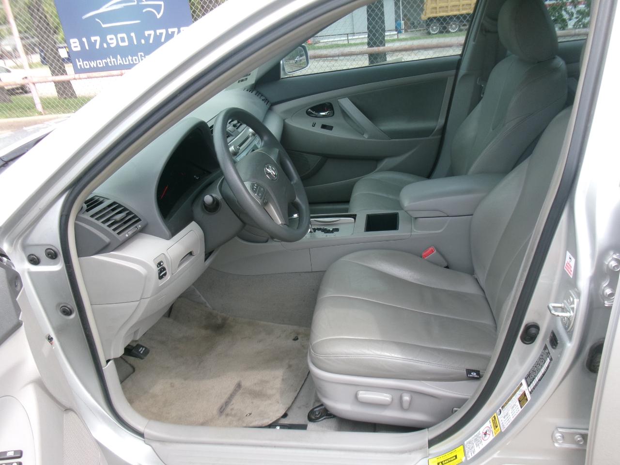 Toyota Camry LE 5-Spd AT 2009