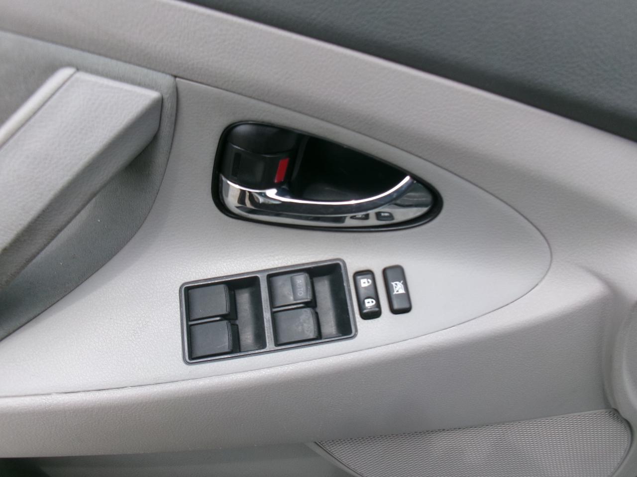 Toyota Camry LE 5-Spd AT 2009