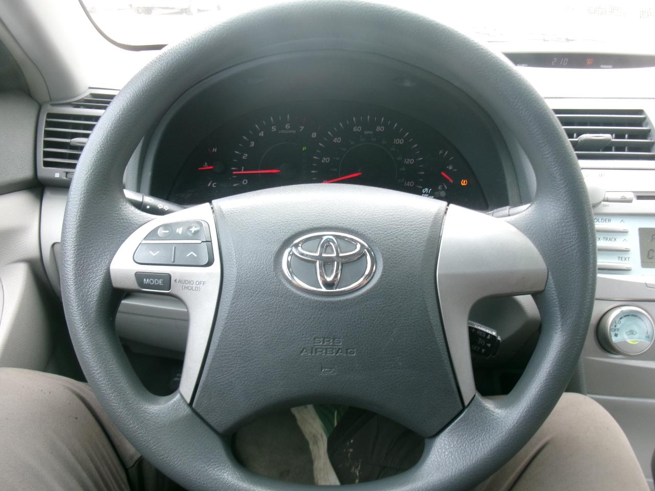 Toyota Camry LE 5-Spd AT 2009