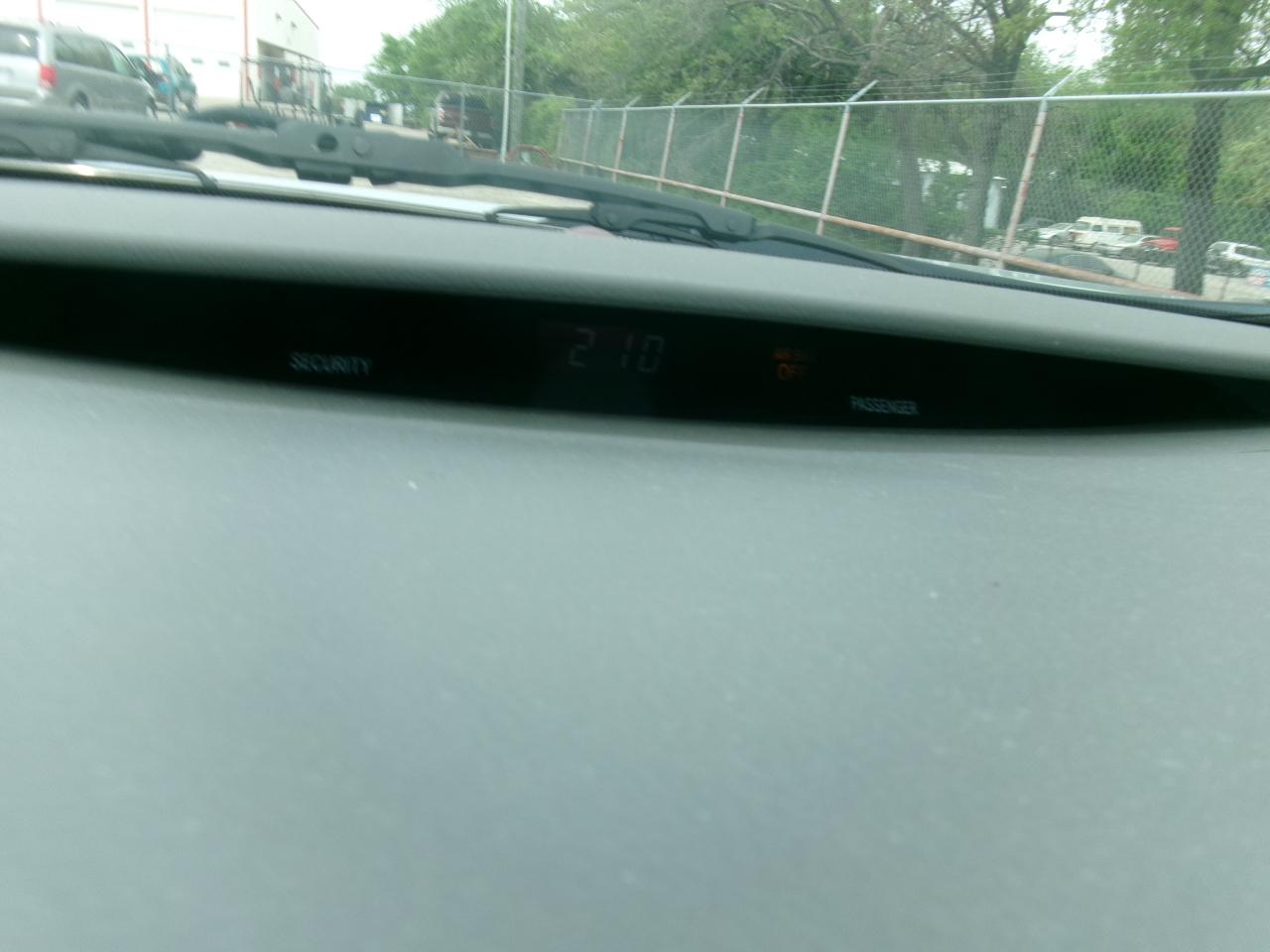 Toyota Camry LE 5-Spd AT 2009