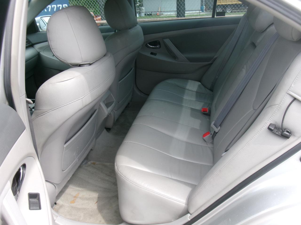 Toyota Camry LE 5-Spd AT 2009