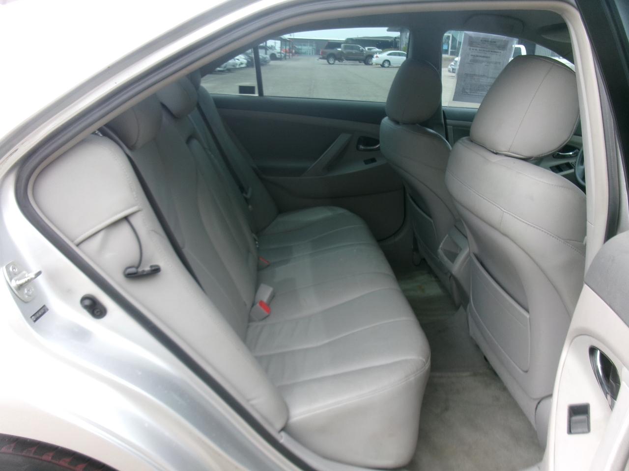 Toyota Camry LE 5-Spd AT 2009