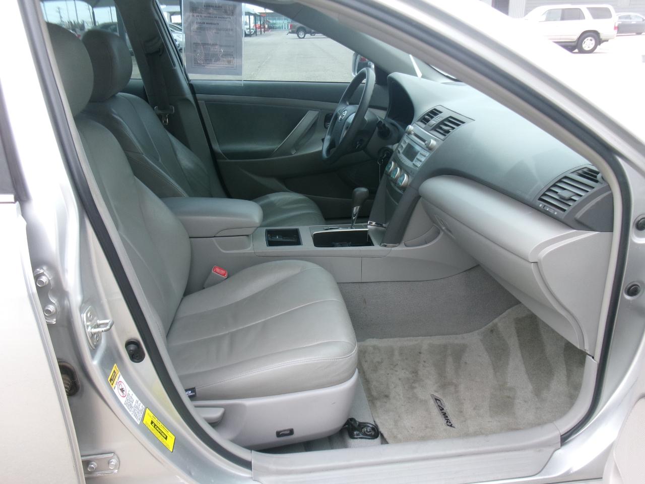 Toyota Camry LE 5-Spd AT 2009