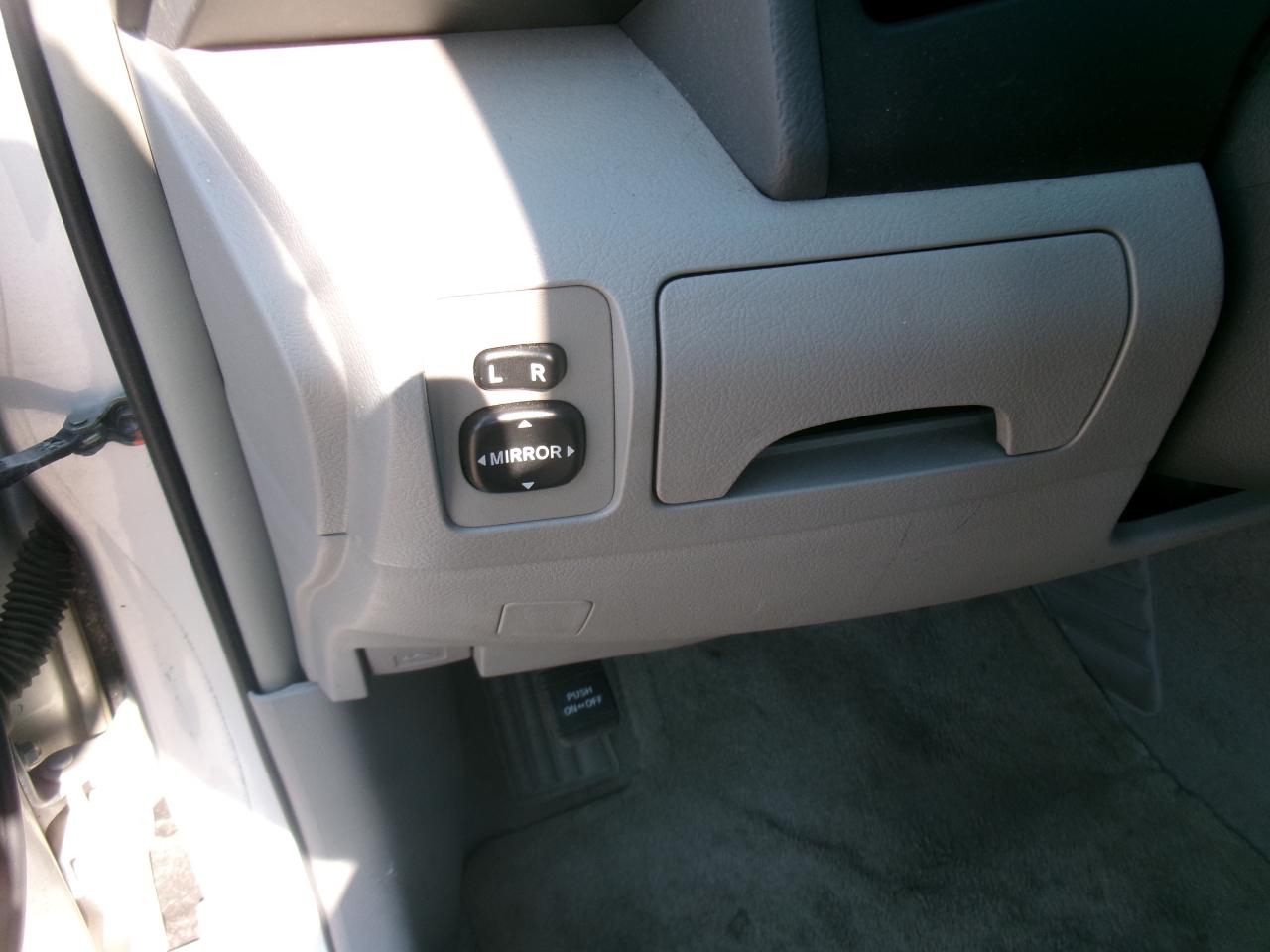 Toyota Camry LE 4D Sedan 2009