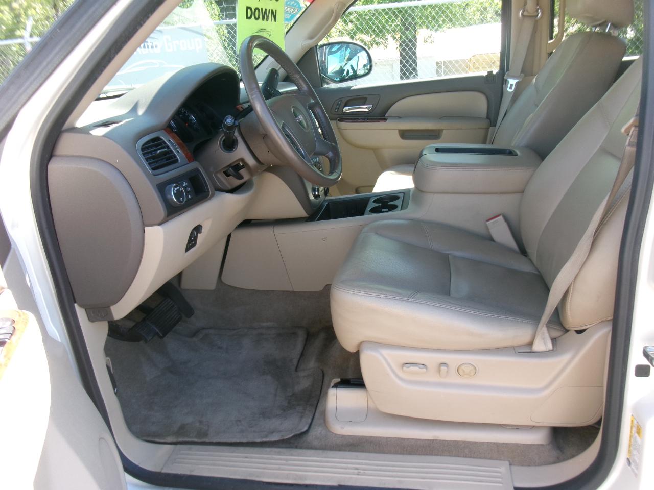 GMC Yukon XL SLT 1/2 Ton 2WD 2013