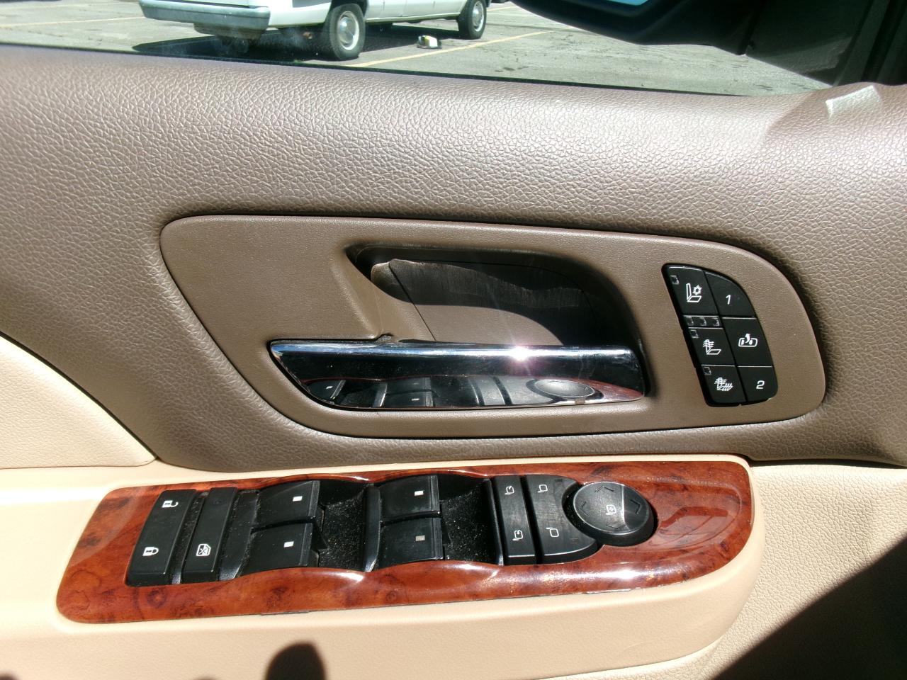 GMC Yukon XL SLT 1/2 Ton 2WD 2013