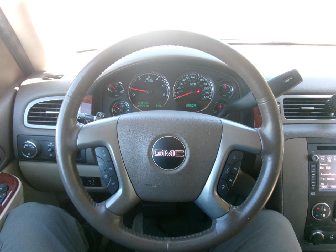 GMC Yukon XL SLT 1/2 Ton 2WD 2013