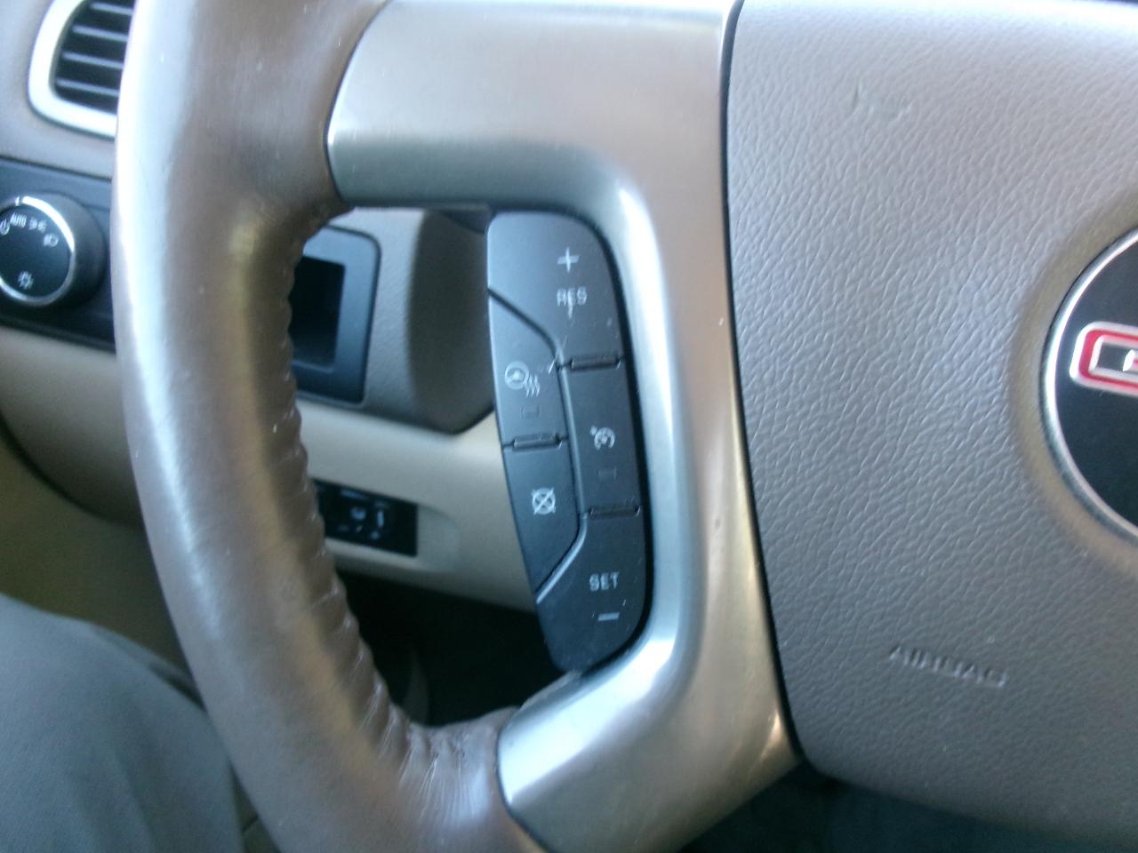 GMC Yukon XL SLT 1/2 Ton 2WD 2013