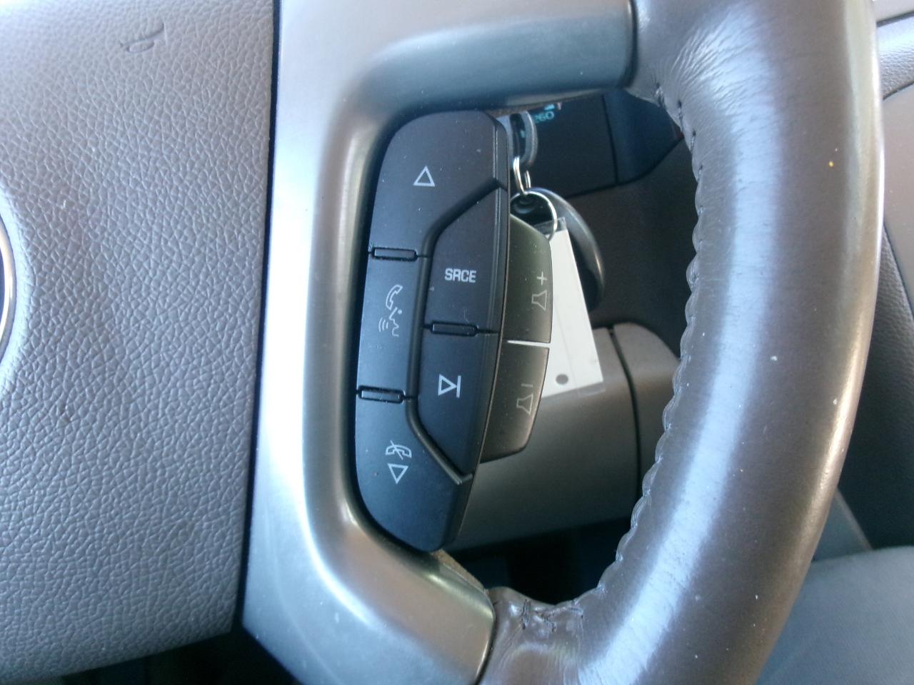 GMC Yukon XL SLT 1/2 Ton 2WD 2013