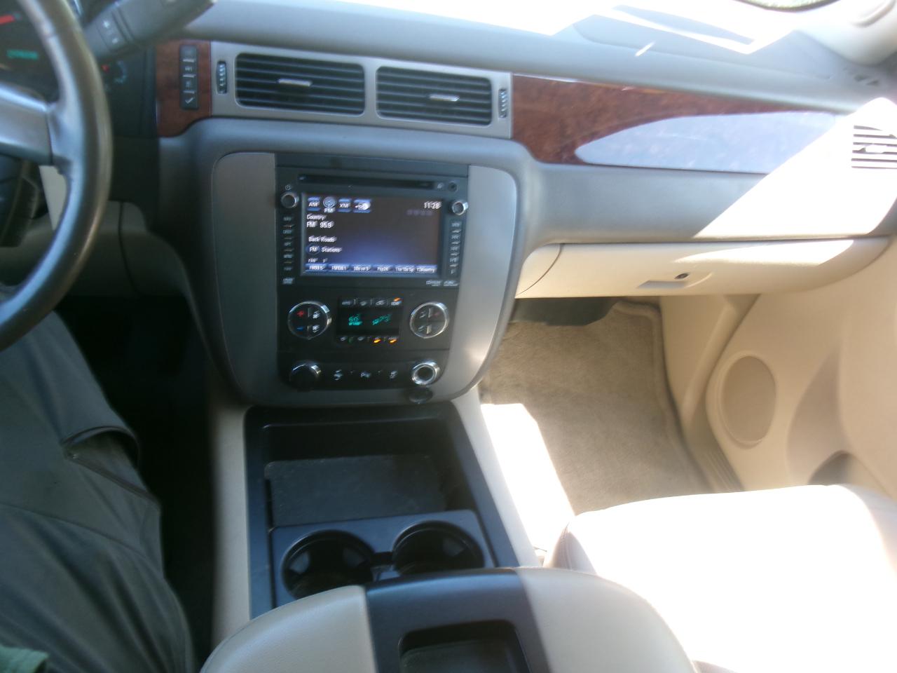 GMC Yukon XL SLT 1/2 Ton 2WD 2013