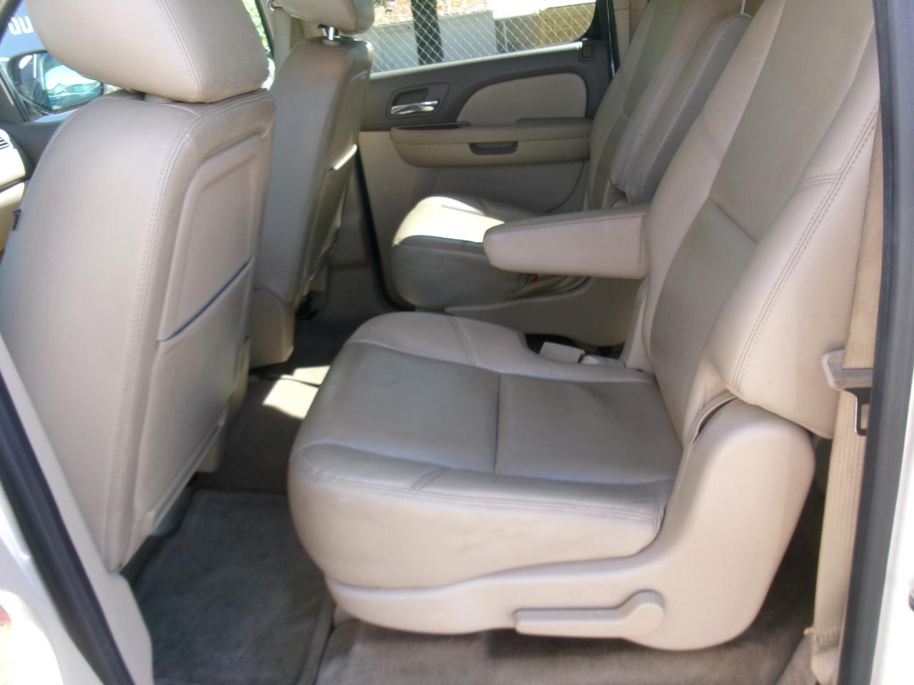 GMC Yukon XL SLT 1/2 Ton 2WD 2013