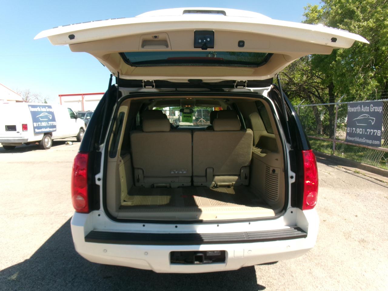 GMC Yukon XL SLT 1/2 Ton 2WD 2013