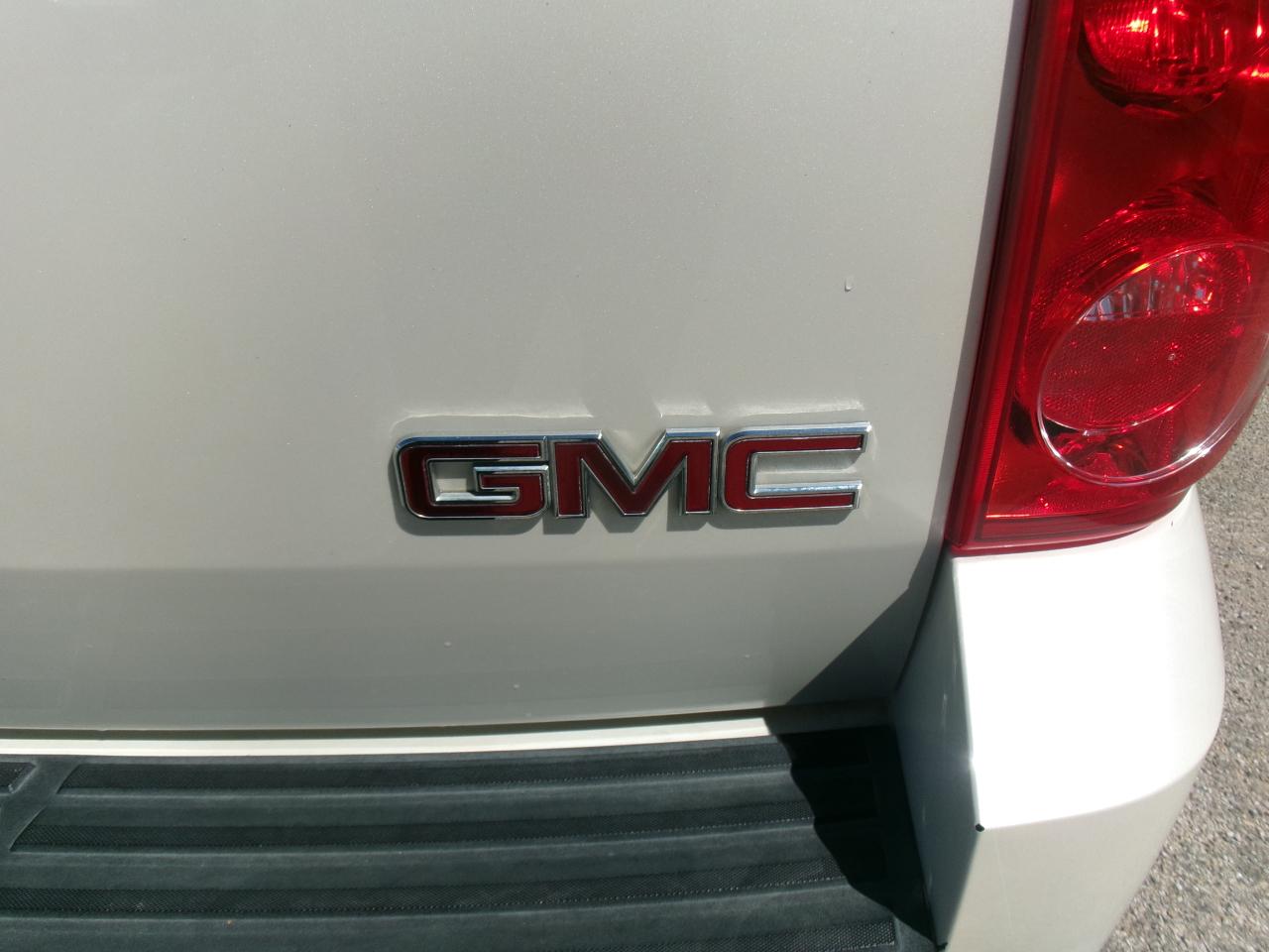GMC Yukon XL SLT 1/2 Ton 2WD 2013