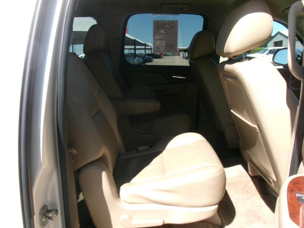 GMC Yukon XL SLT 1/2 Ton 2WD 2013