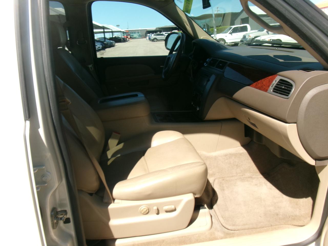 GMC Yukon XL SLT 1/2 Ton 2WD 2013