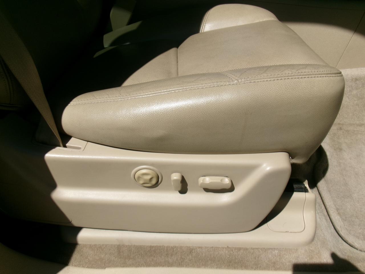 GMC Yukon XL SLT 1/2 Ton 2WD 2013