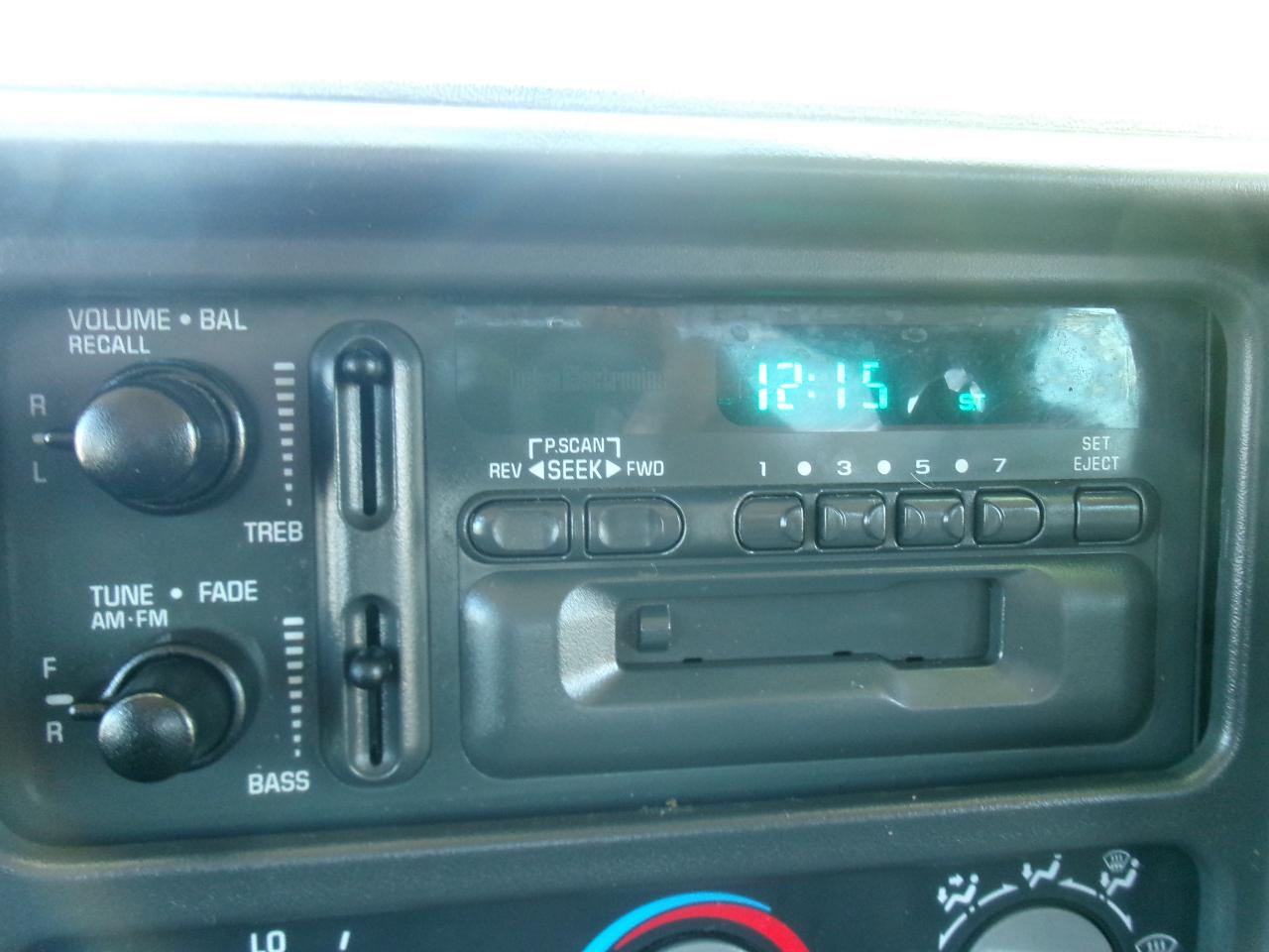 Chevrolet C/K 1500 Ext. Cab 6.5-ft. Bed 2WD 1998