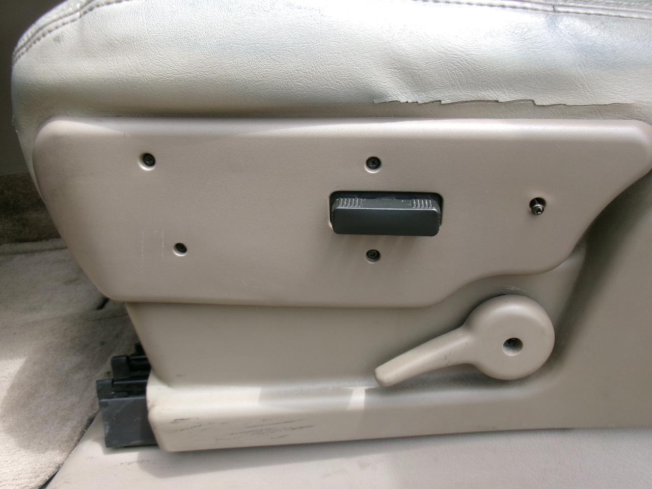 Chevrolet Tahoe 2WD 2003