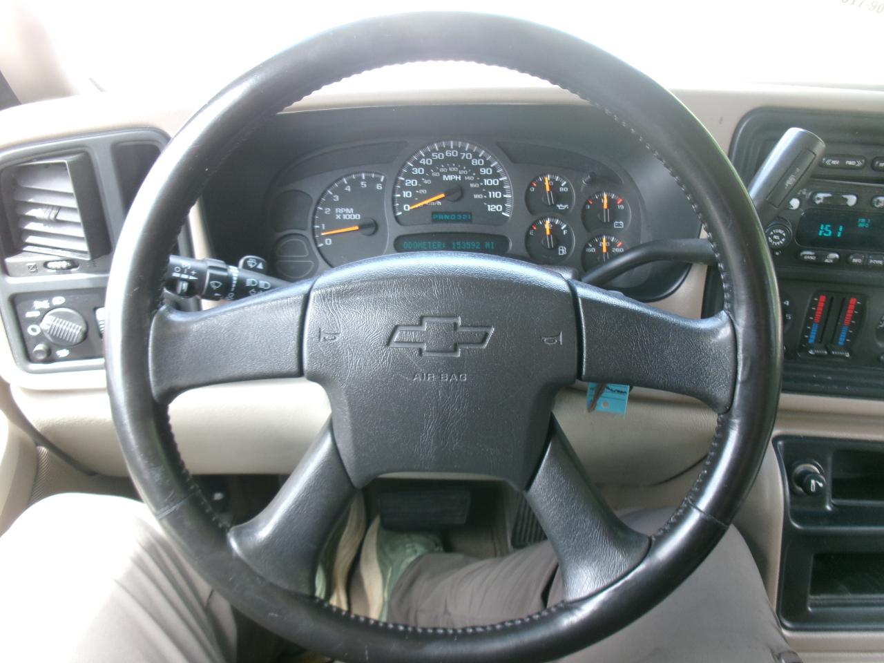 Chevrolet Tahoe 2WD 2003