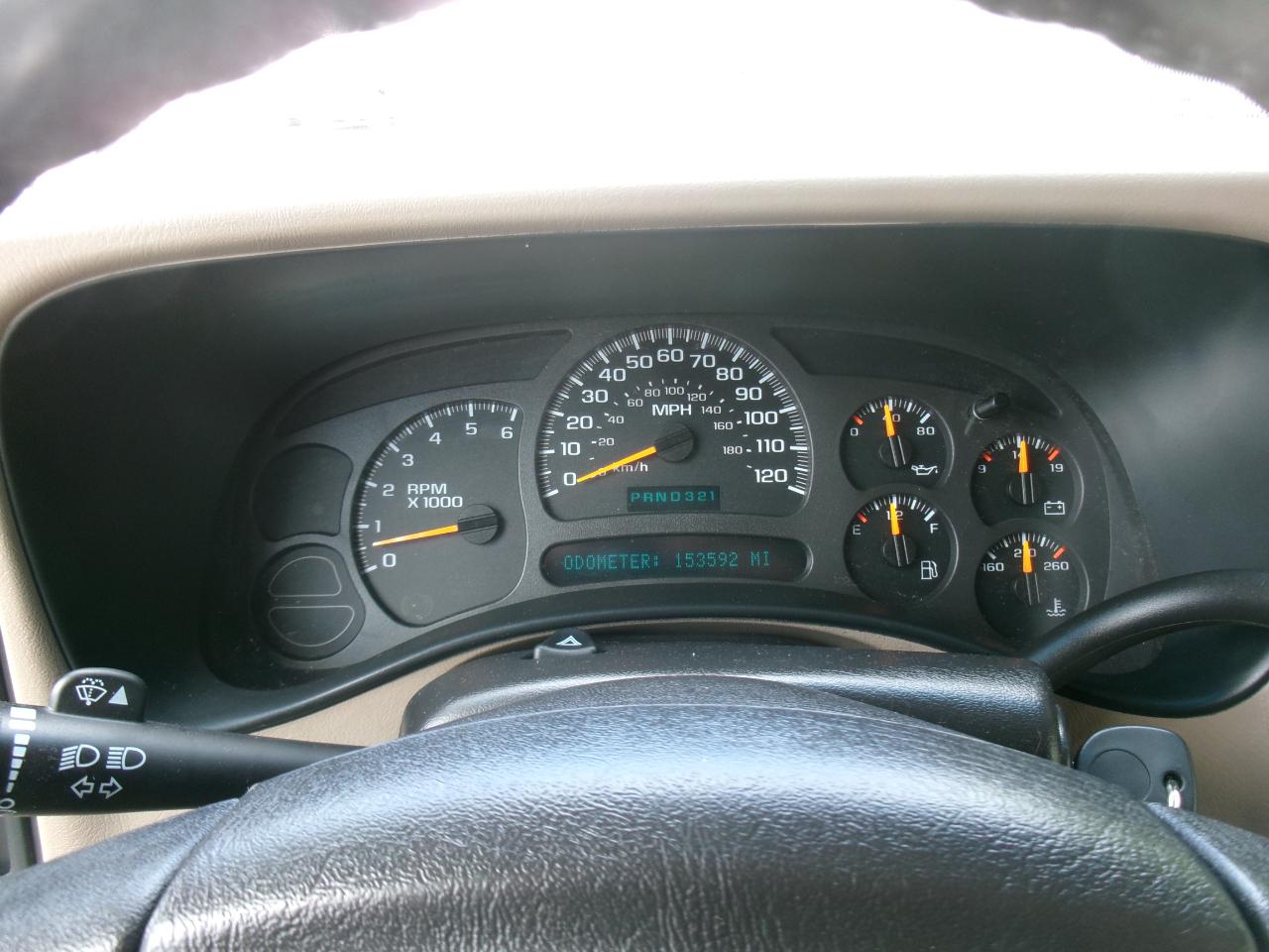 Chevrolet Tahoe 2WD 2003