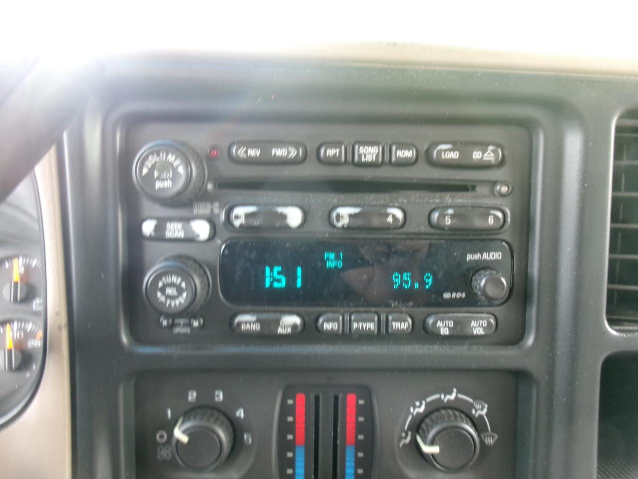 Chevrolet Tahoe 2WD 2003