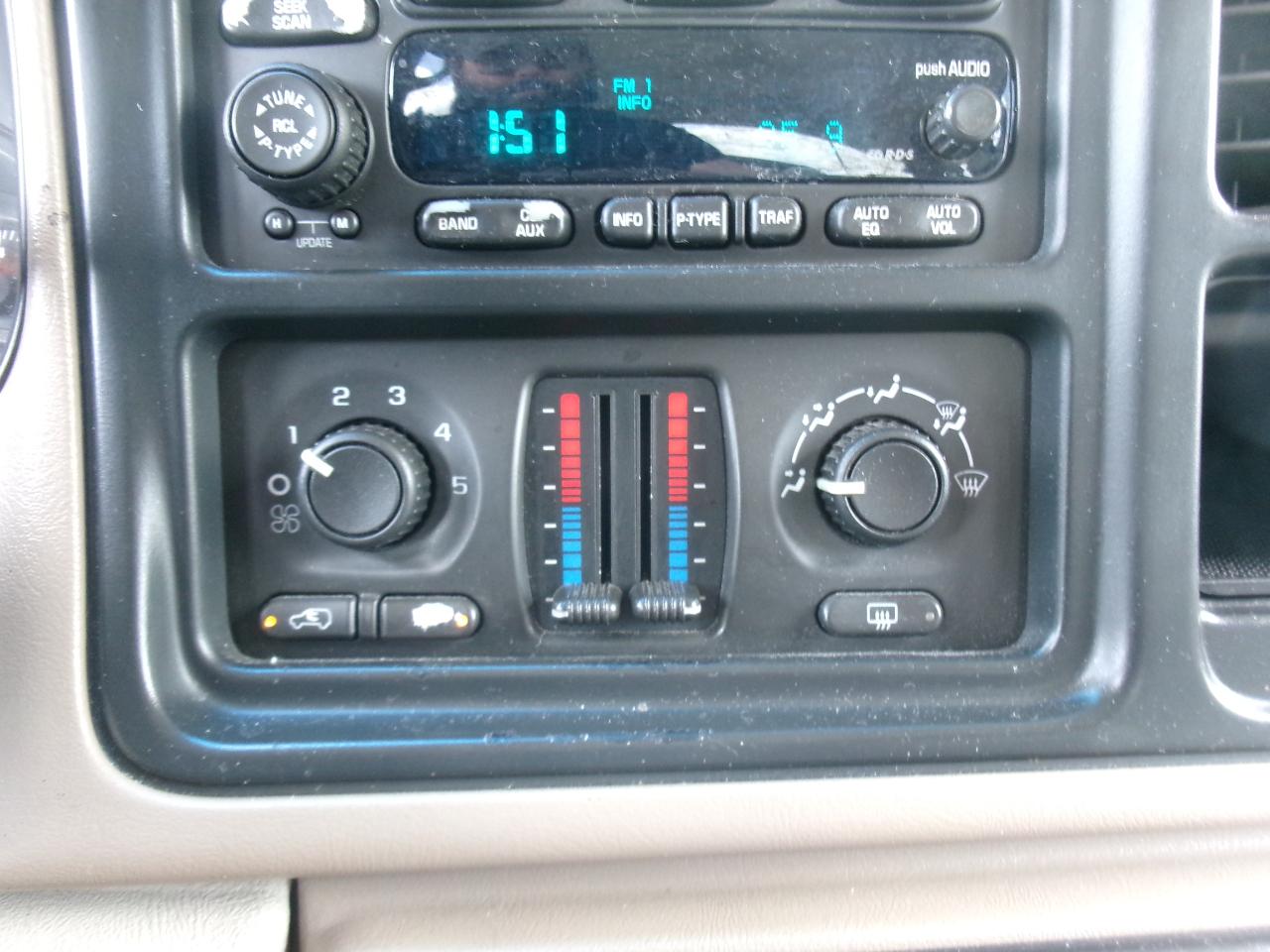 Chevrolet Tahoe 2WD 2003