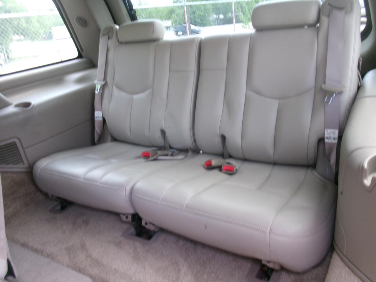 Chevrolet Tahoe 2WD 2003