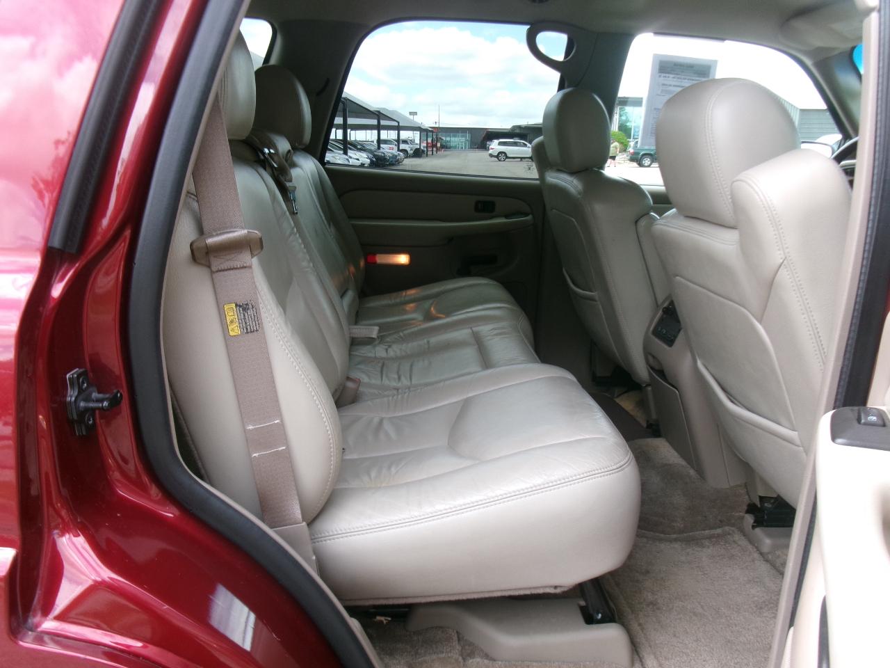 Chevrolet Tahoe 2WD 2003
